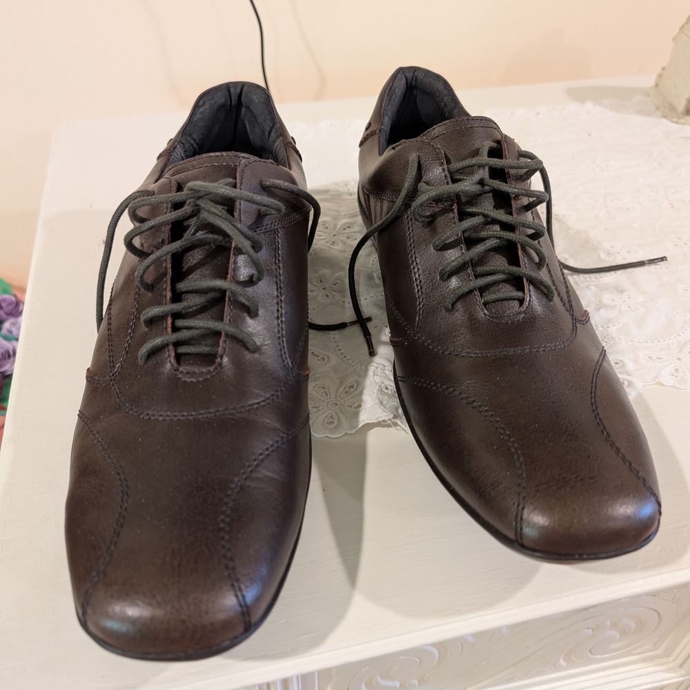 Vionic  Brown Leather Oxfords Classic Style